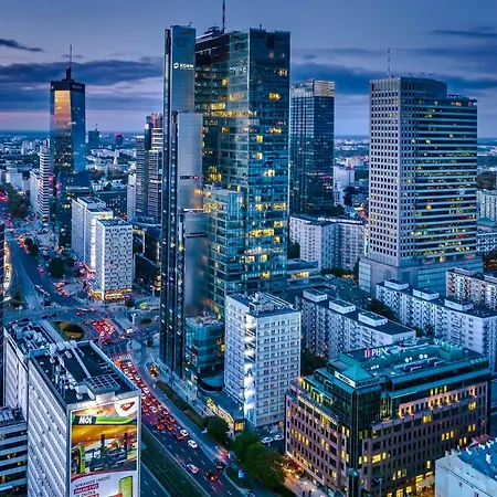 Class Metro Fast Wifi 100 Mbs 70'tv Netflix Hbo Max Disney+ Appletv+ Warschau