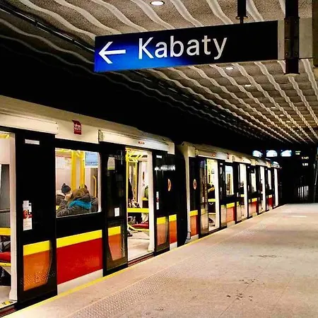 Class Metro Fast Wifi 100 Mbs 70'tv Netflix Hbo Max Disney+ Appletv+ Warsaw