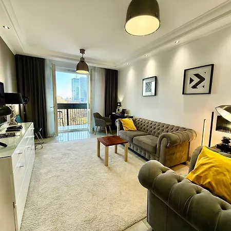 Class Metro Fast Wifi 100 Mbs 70'tv Netflix Hbo Max Disney+ Appletv+ * Warsaw