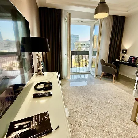 Class Metro Fast Wifi 100 Mbs 70'tv Netflix Hbo Max Disney+ Appletv+ Appartement