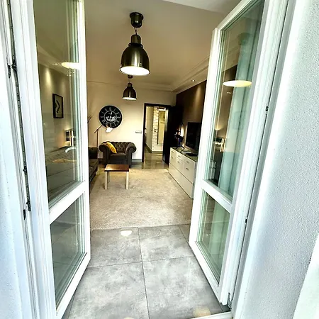 Apartment Class Metro Fast Wifi 100 Mbs 70'tv Netflix Hbo Max Disney+ Appletv+ *