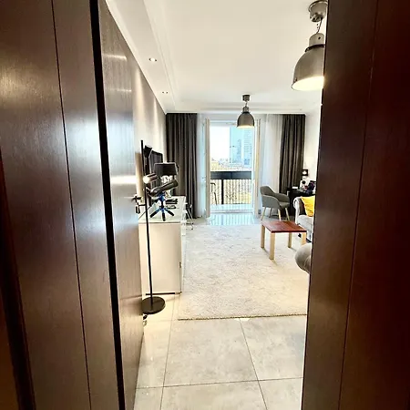 Class Metro Fast Wifi 100 Mbs 70'tv Netflix Hbo Max Disney+ Appletv+ Appartement *