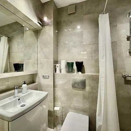 Class Metro Fast Wifi 100 Mbs 70'tv Netflix Hbo Max Disney+ Appletv+ Apartment