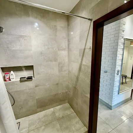 Class Metro Fast Wifi 100 Mbs 70’tv Netflix Hbo Max Disney+ Appletv+