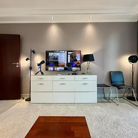 Class Metro Fast Wifi 100 Mbs 70'tv Netflix Hbo Max Disney+ Appletv+ Apartment *