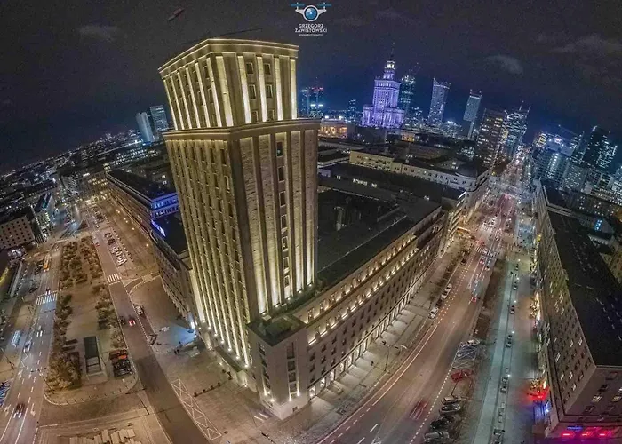 Class Metro Fast Wifi 100 Mbs 70'tv Netflix Hbo Max Disney+ Appletv+ Warsaw