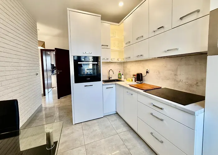 Apartment Class Metro Fast Wifi 100 Mbs 70'tv Netflix Hbo Max Disney+ Appletv+