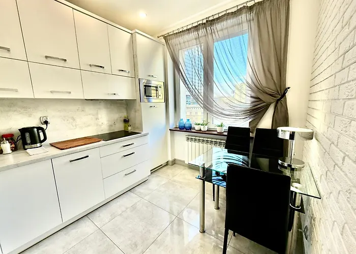 Apartment Class Metro Fast Wifi 100 Mbs 70'tv Netflix Hbo Max Disney+ Appletv+ Warsaw