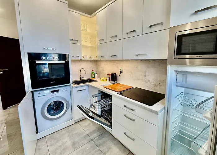 Apartment Class Metro Fast Wifi 100 Mbs 70'tv Netflix Hbo Max Disney+ Appletv+ Warsaw