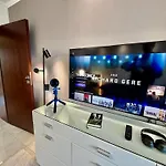 Class Metro Fast Wifi 100 Mbs 70'tv Netflix Hbo Max Disney+ Appletv+